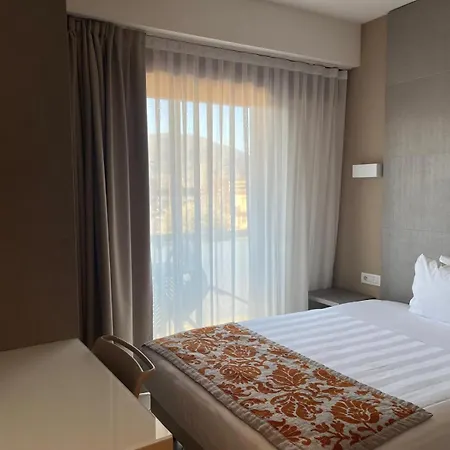 Ξενοδοχείο Napoleon 4*