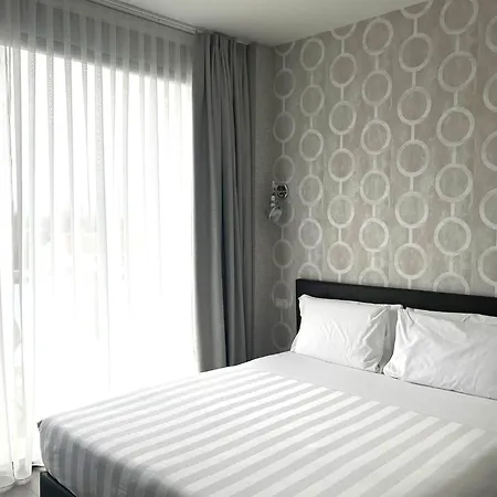 Napoleon Ξενοδοχείο Λούκα