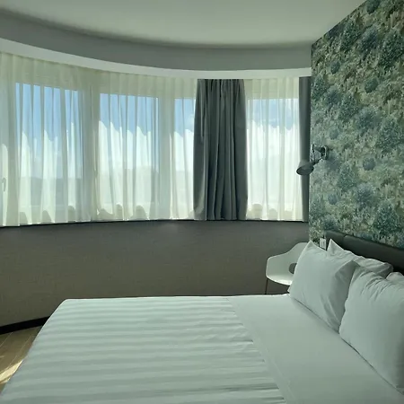 Ξενοδοχείο Napoleon 4*